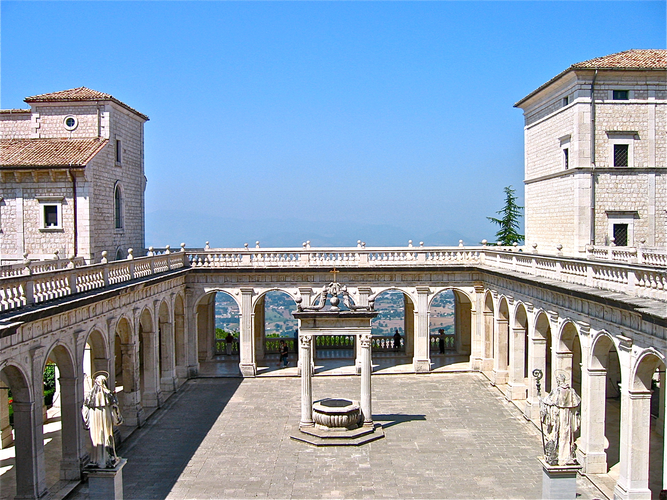 Abbazia di Montecassino. Cassino (FR), Giugno 2003
