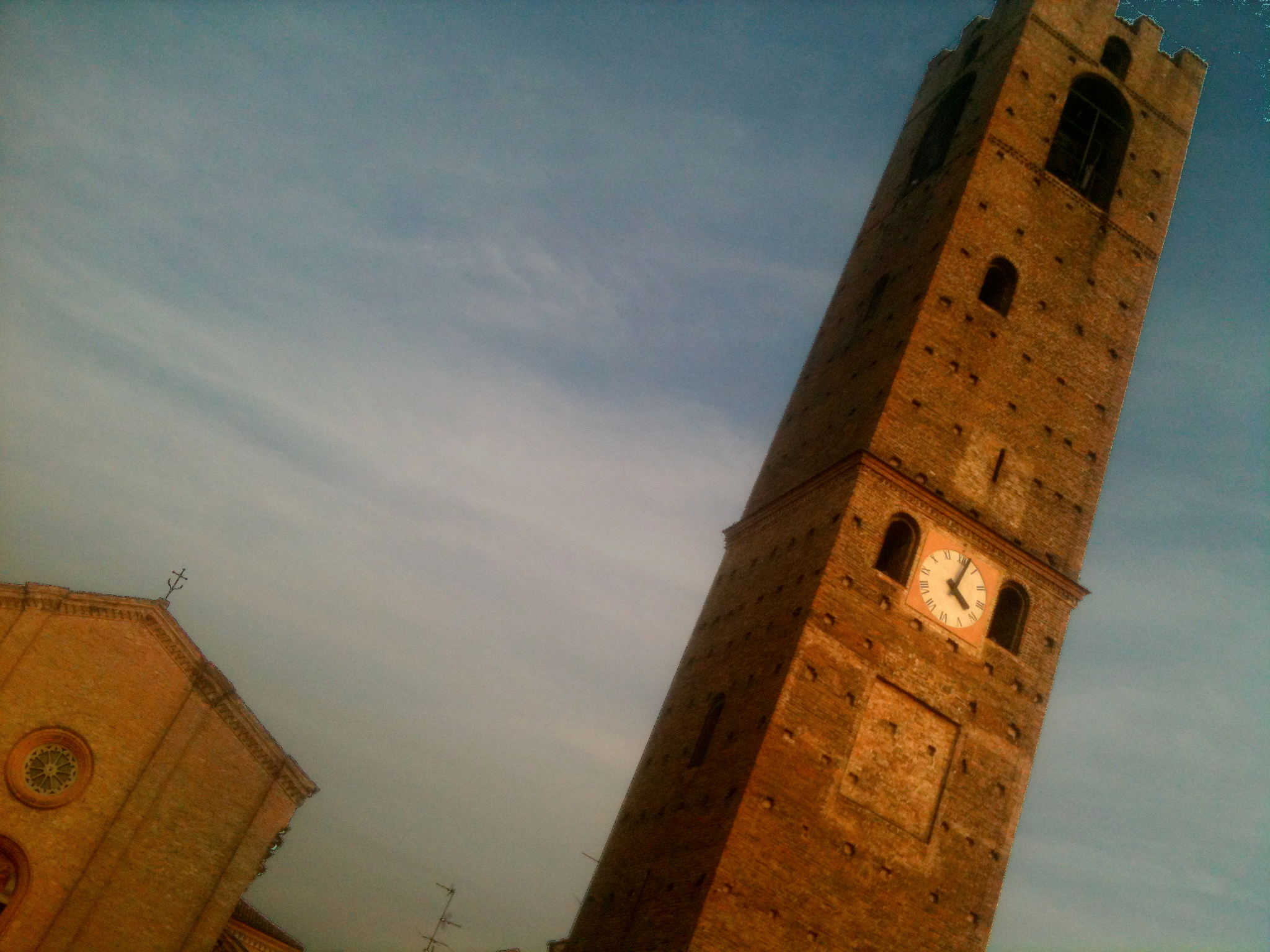 Parrocchiale e Torre campanaria. Mozzanica (BG), Novembre 2011